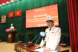Đại tá Cao Đăng Hưng Phó Giám đốc Công an TPHCM được phong hàm thiếu tướng.