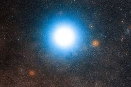 Cực nóng: NASA tấn công hệ sao "có thể sinh sống" gần chúng ta 