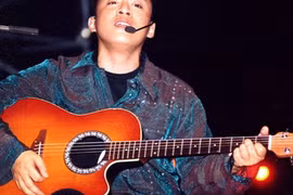 Lam Trường thuở còn chạy show 8 vũ trường hát 32 bài một đêm