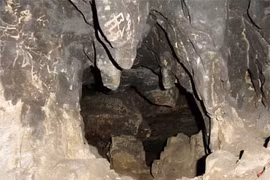 Bí ẩn rùng rợn bên trong "hang nuốt người" đáng sợ nhất Trung Quốc