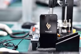 Điện thoại của Vinsmart “đồng bộ” AT&T thế nào mà lọt mắt xanh thị trường Mỹ