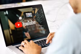 Nhà sáng tạo Việt có ảnh hưởng khi bị Youtube đánh thuế 30%?