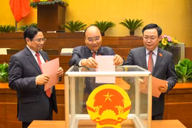 Miễn nhiệm Phó Thủ tướng Trịnh Đình Dũng và 12 thành viên Chính phủ