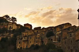 Ớn lạnh hàng loạt thị trấn ma ở Italy