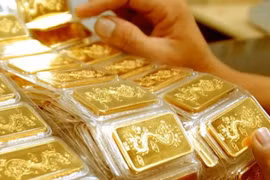 Giá vàng hôm nay 28/1: Vàng thế giới giảm, trong nước tăng