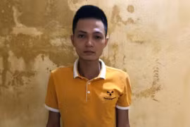 Gallery - Chủ quán Nhắng nướng ép khách quỳ - image 1