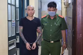 Gallery - Vợ chồng Phú Lê bị bắt  - image 1