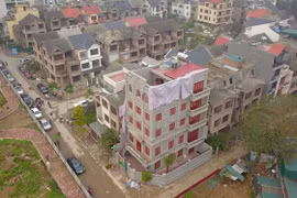 Gallery - Tướng công an ngã ngựa - image 2