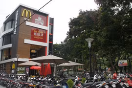 Đại gia Bảo Hoàng tiết lộ thiết kế độc của McDonald’s Bến Thành