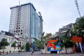 Gallery - Tòa Nhà 8B Lê Trực Xây Dựng Sai Phép - image 4