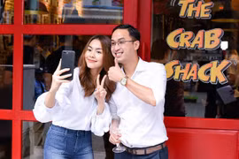 Ngắm phong cách thời trang “ton-sur-ton” của vợ chồng Tăng Thanh Hà