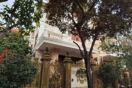 Gallery - ÔNG ĐỖ HỮU CA BỊ TẠM GIỮ - image 7