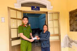 Nhặt được 50 triệu, một nông dân nhờ công an tìm người đánh rơi