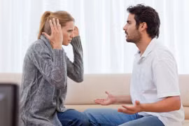 Nóng giận mất khôn, tôi nghi ngờ cả chồng và em gái