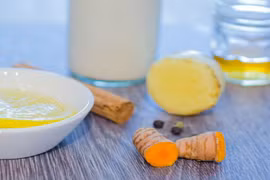 Công thức đồ uống từ sữa, gừng, nghệ chữa bách bệnh