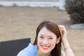 'Hot girl nói 7 thứ tiếng' từng khủng hoảng khi thi đại học