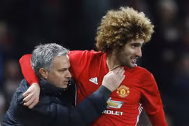 Fellaini ký mới 2 năm MU, Man City muốn có Reus