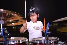 Cậu bé đánh trống hứa hẹn đốt nóng bán kết Vietnam's Got Talent