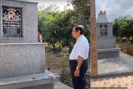 Gallery - VÂN QUANG LONG QUA ĐỜI - image 1