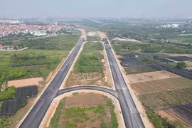 Hà Nội yêu cầu hoàn thành đường song hành Vành đai 4 trong tháng 10/2025