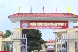 Từ vụ 11 học sinh ăn 2 gói mì tôm: Lào Cai yêu cầu trường học lắp camera