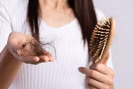 Thay đổi thói quen, cách ăn uống để tránh rụng tóc