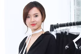 Phan Thành lặng lẽ dõi theo hot girl Midu sau chia tay