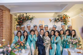 Ngắm trai xinh gái đẹp VTV bê tráp trong lễ ăn hỏi MC Phí Linh