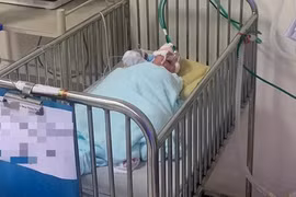Cứu sống hai mẹ con sản phụ bị nhau bong non do tai nạn