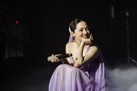 Gallery - BẢO ANH CÔNG KHAI CON GÁI