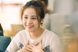 Nhan sắc gây mê của "em gái mưa" - tình địch Nhã Phương