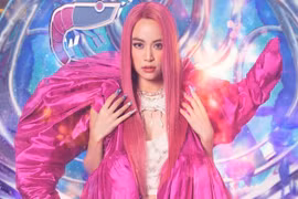 Gallery - LƯU THIÊN HƯƠNG BỊ NÉM ĐIỆN THOẠI VÀO NGƯỜI - image 3