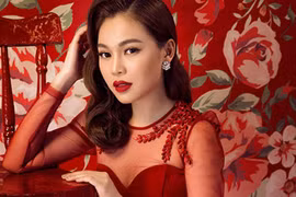 Giang Hồng Ngọc tung bộ ảnh diện váy đỏ rực đón Tết