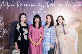 Tân Nhàn cùng dàn sao chúc mừng Hồ Điệp Thanh Thanh ra mắt sách