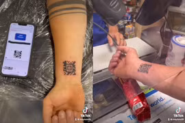 Người đàn ông xăm mã QR Code lên tay với lý do không ngờ