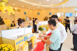 Phó Tổng Giám đốc Nam A Bank muốn bán 1,8 triệu cổ phiếu