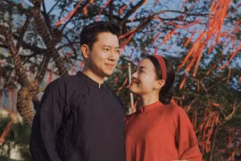 Cơ trưởng Quang Đạt cầu hôn bạn gái Lê Hà Trúc 