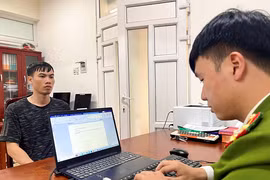 Mâu thuẫn sau va chạm giao thông, cầm dao đâm chết người