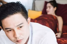 Người chồng ngoại tình quay đầu khi nghe cuộc điện thoại 