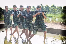 Mục kích trinh sát đặc nhiệm Việt Nam rèn quân với tiểu liên M-18