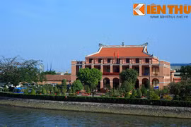 Về thăm nơi Bác Hồ ra đi tìm đường cứu nước