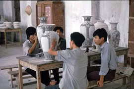 Kho ảnh khổng lồ về VN 1991-1993: Làng gốm cổ Bát Tràng