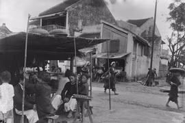Chùm ảnh cực chất về hàng quán vỉa hè Hà Nội năm 1896