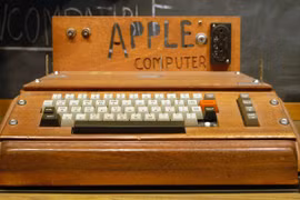 11 khoảnh khắc kỳ lạ nhất trong lịch sử Apple