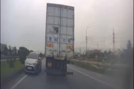 Đi ngược chiều trên cao tốc Hà Nội - Bắc Giang, tài xế bị phạt nặng