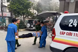 Kịp thời ngăn chặn cụ ông 78 tuổi lên cầu Nhật Tân tự tử