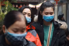 Hà Nội: Chùa Hà đông kín người đi lễ Rằm tháng giêng