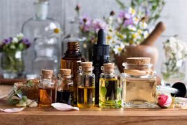 Mùa Tết lạnh, hãy thử tinh dầu quế theo những cách sau vừa đẹp vừa khỏe