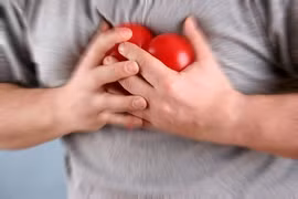 Người đàn ông suýt đột tử sau khi ăn xong bát mì gói vì điều này