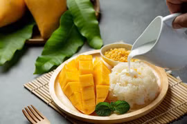 Vì sao xôi xoài là món tráng miệng quốc dân ở Thái Lan?